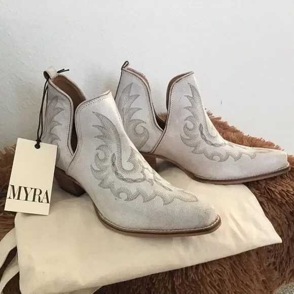 Myra Yipple Western Leather Booties - Picture 9 of 14